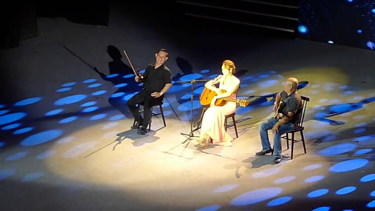 Mỹ Tâm hát nhạc sến (16-01-2016)