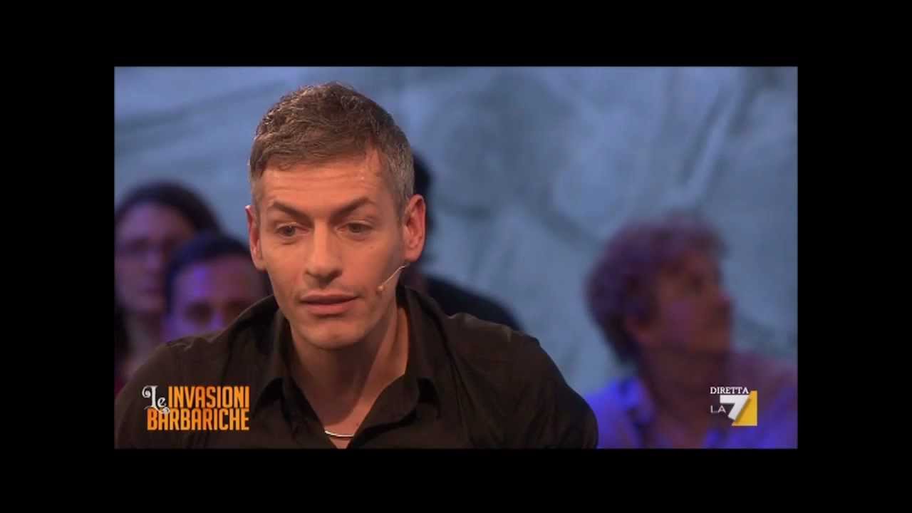 Giovanni Vernia Le invasioni Barbariche 2012 03 16.wmv