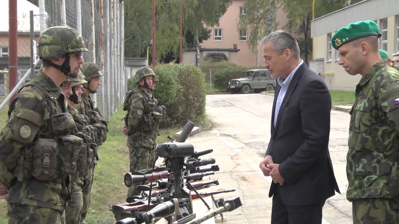 01 NAVSTEVA MINISTRA OBRANY CR VE VU BUCOVICE BR2016