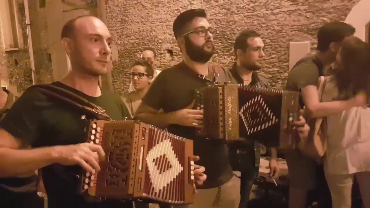 Conflenti 24.07.2017. Festa in Piazza Chianettu. Cujjentana suonata da Giampiero Nitti