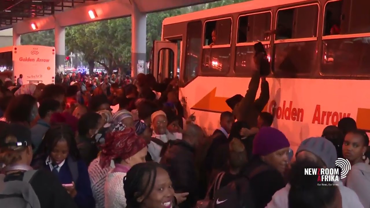 Commuters' desperate attempts to go home amid Santaco’s taxi strike