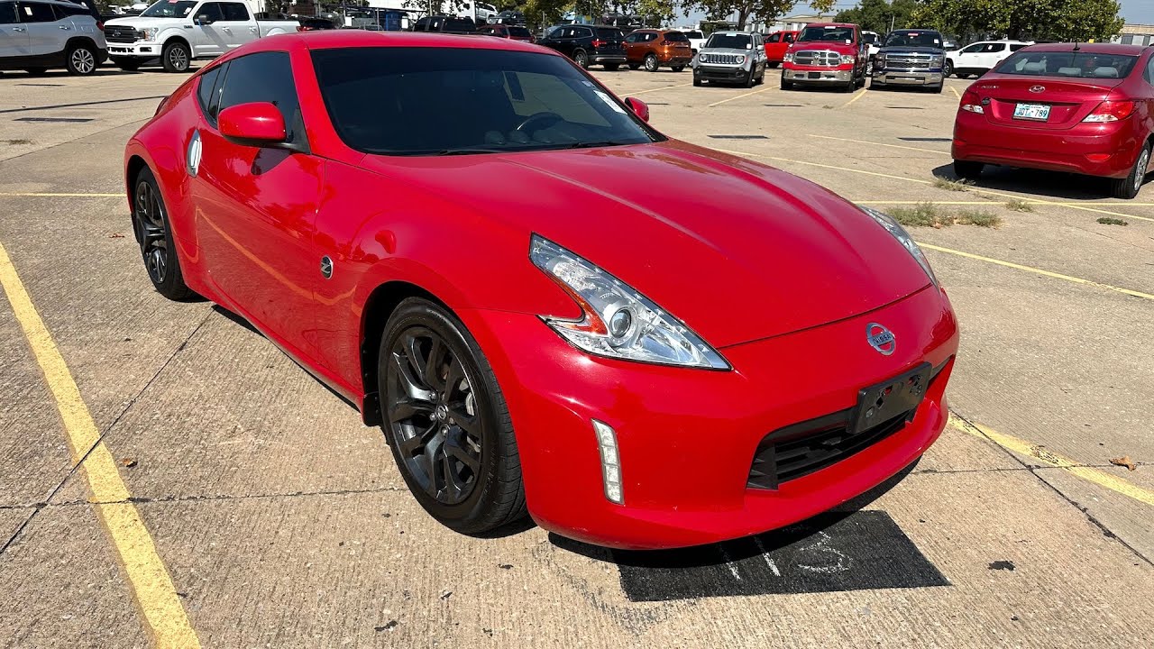 Этот Nissan 370z с 6-ступенчатой ​​механической коробкой передач — просто ЗВЕРЬ!! Тест-драйв!