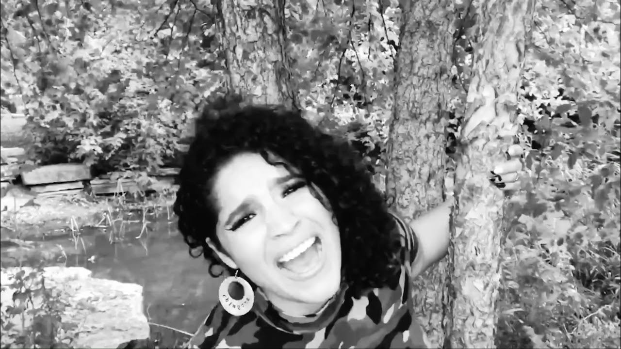 Un Poeta Triste Official Video
