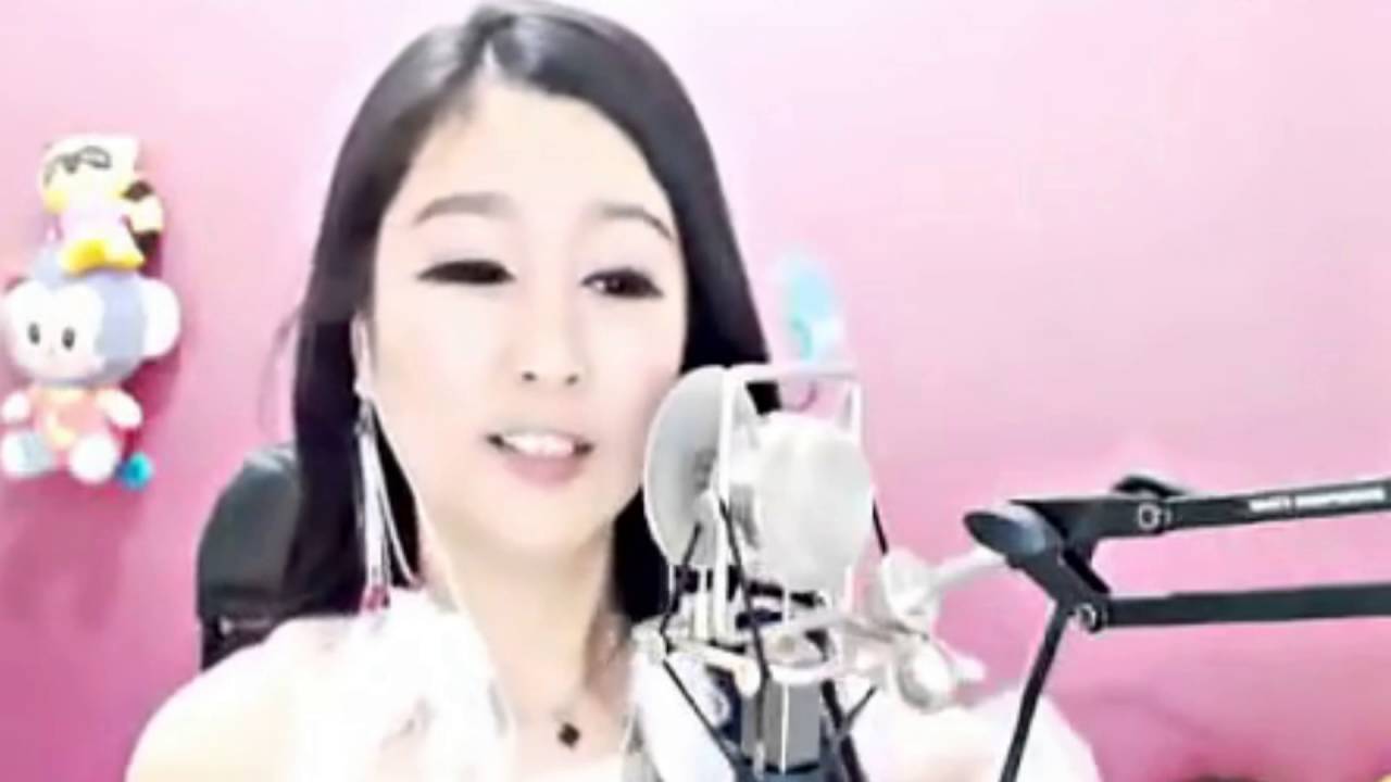Hot Girl _Cover songs  (Om Mani Padme Hum)_Remix