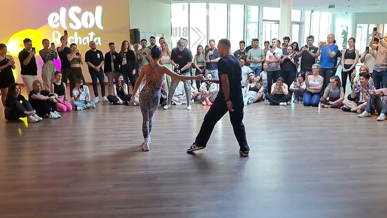 Klau & Ros | Como Me Lo Hace 2.0 - Mayinbito | El Sol Bachata Festival