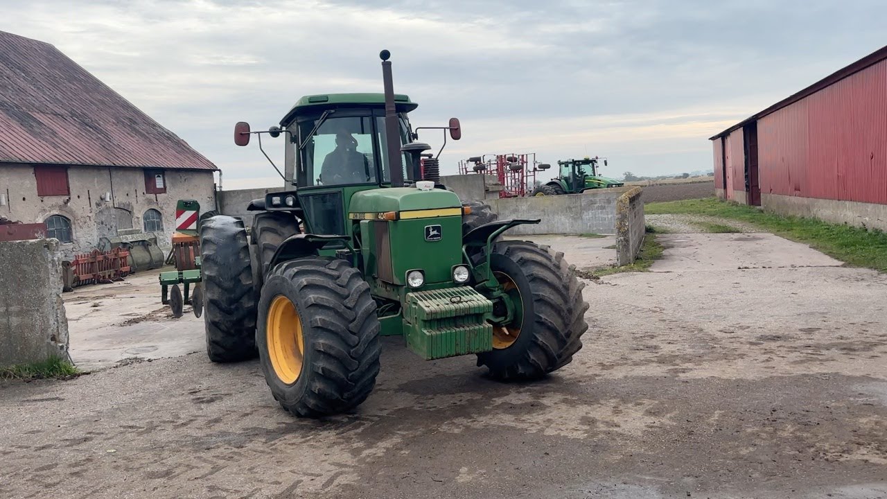 K&ouml;p Traktor John Deere 4040S med dubbelmontage p&aring; Klaravik