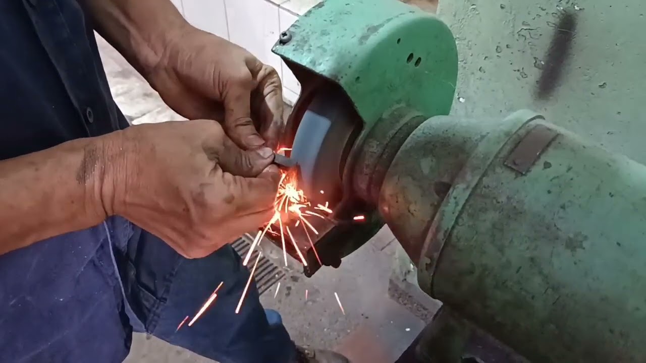 AFILADO DE BURILES DE ACERO RÁPIDO (AFILADO UNIVERSAL)