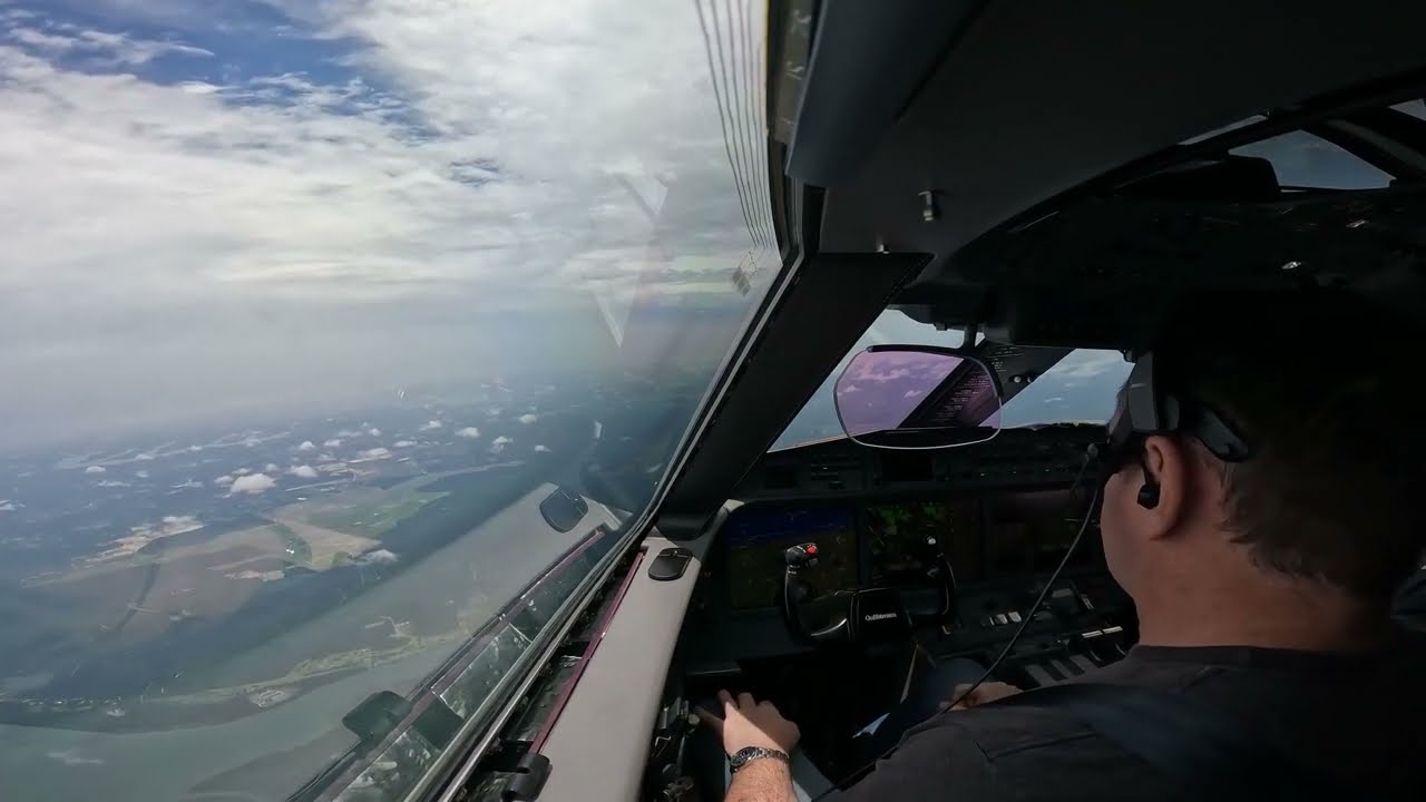 #Gulfstream #G650 landing at #Singapore Seletar Airport (XSP/WSSL)