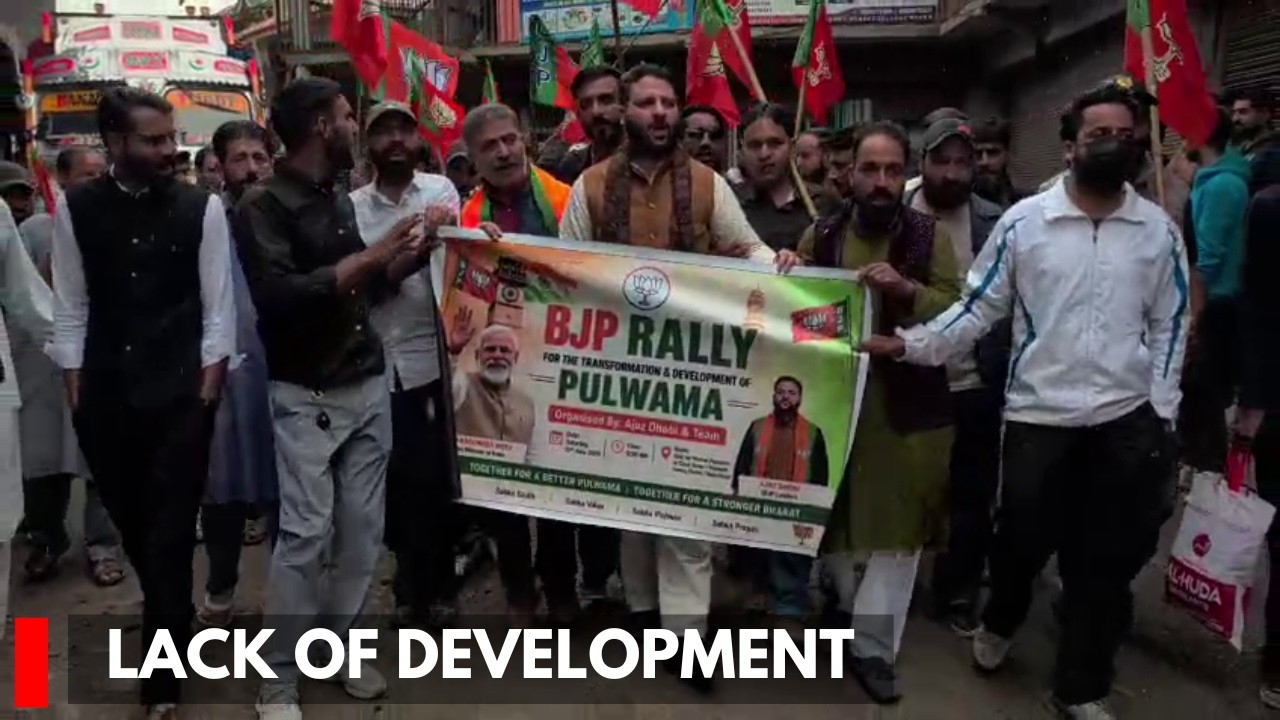 BJP Holds Protest Against Lack Of Development In Pulwama