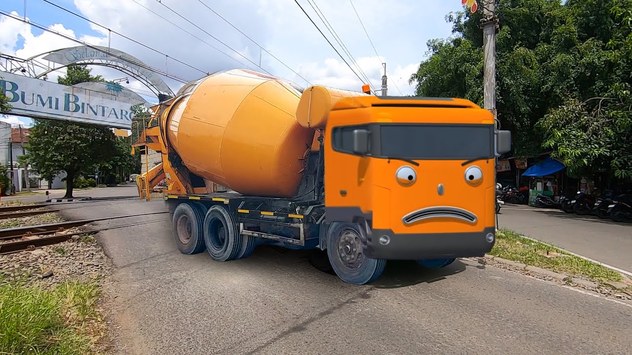 Wow Ada Truk Kontainer Besar, Truk Tambang, Truk Molen, Bus Telolet Mirip Gani Dan Teman Teman Tayo