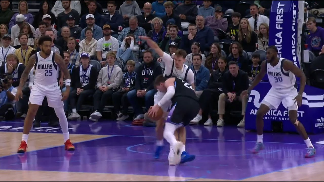 Kyle Filipowski bullies Cooper Flagg to the rim for the And-1 in the 4th quarter