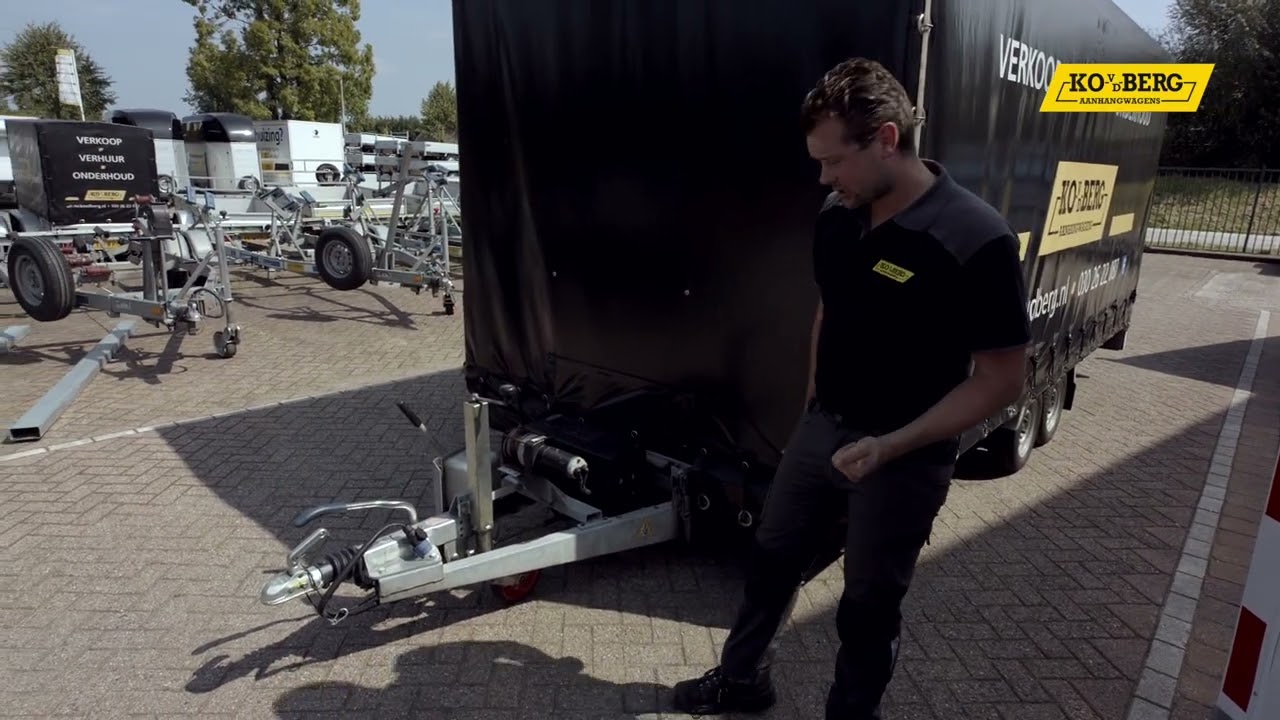 Ko van den Berg aanhangwagens: Hoe werkt onze transporter met huif?