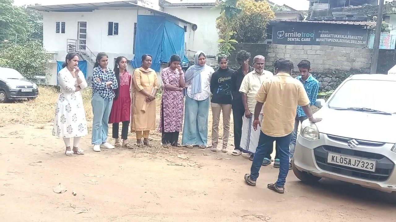 കുട്ടികൾ കുറേപേർ ഒരുമിച്ച് ഗ്രൗണ്ടിൽ വന്നപ്പോൾ ഒരു തിയറി ക്ലാസ്സ്‌ എടുത്തേക്കാമെന്ന് കരുതി.
