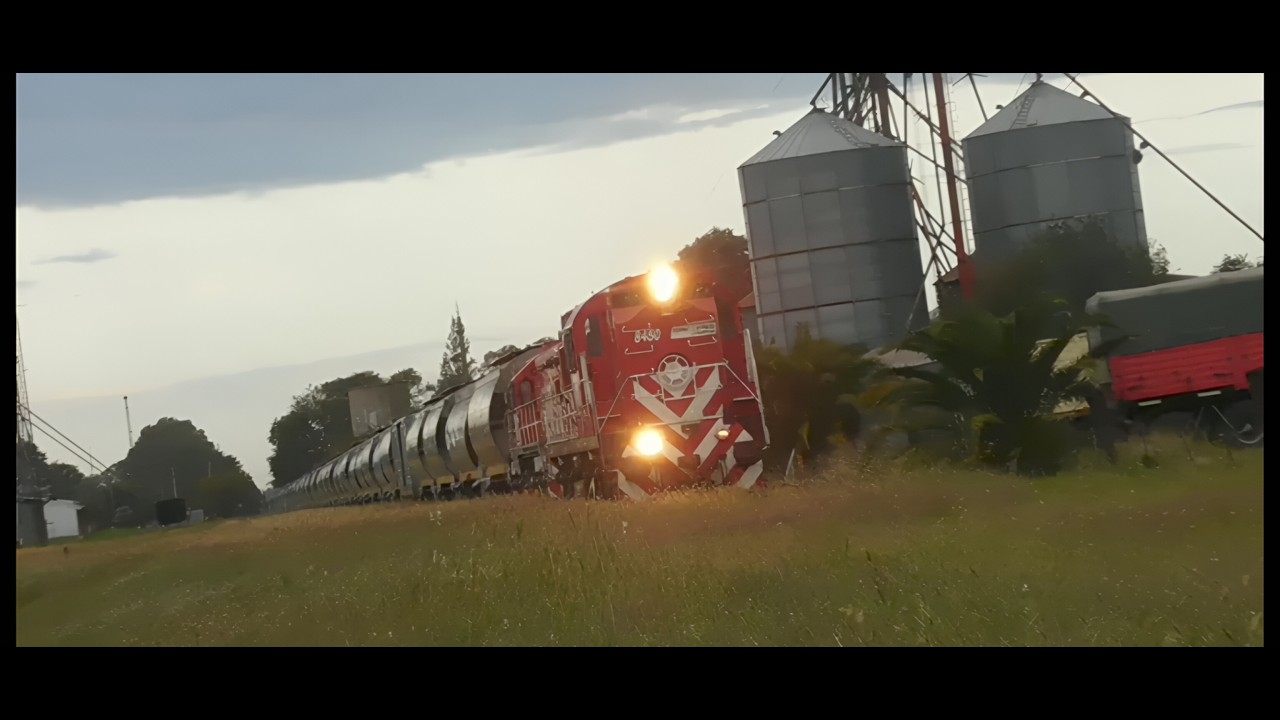 poniendo monedas en las vías del tren🔥🔥 La Alco RSD-16 8450  y la 6608 GM GR12W  General Motors 🔥🔥😎