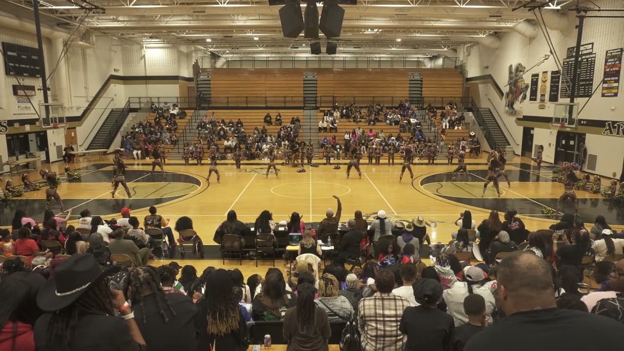 Royal Family 309 | Blackout Majorette '25 | Pom | Wide View 4K