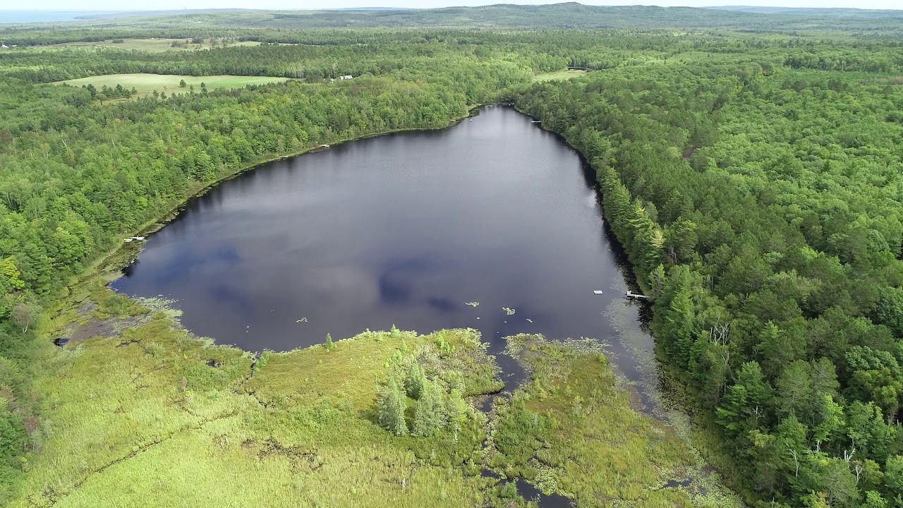 Little Siskiwit Lake Apple Devices 4K