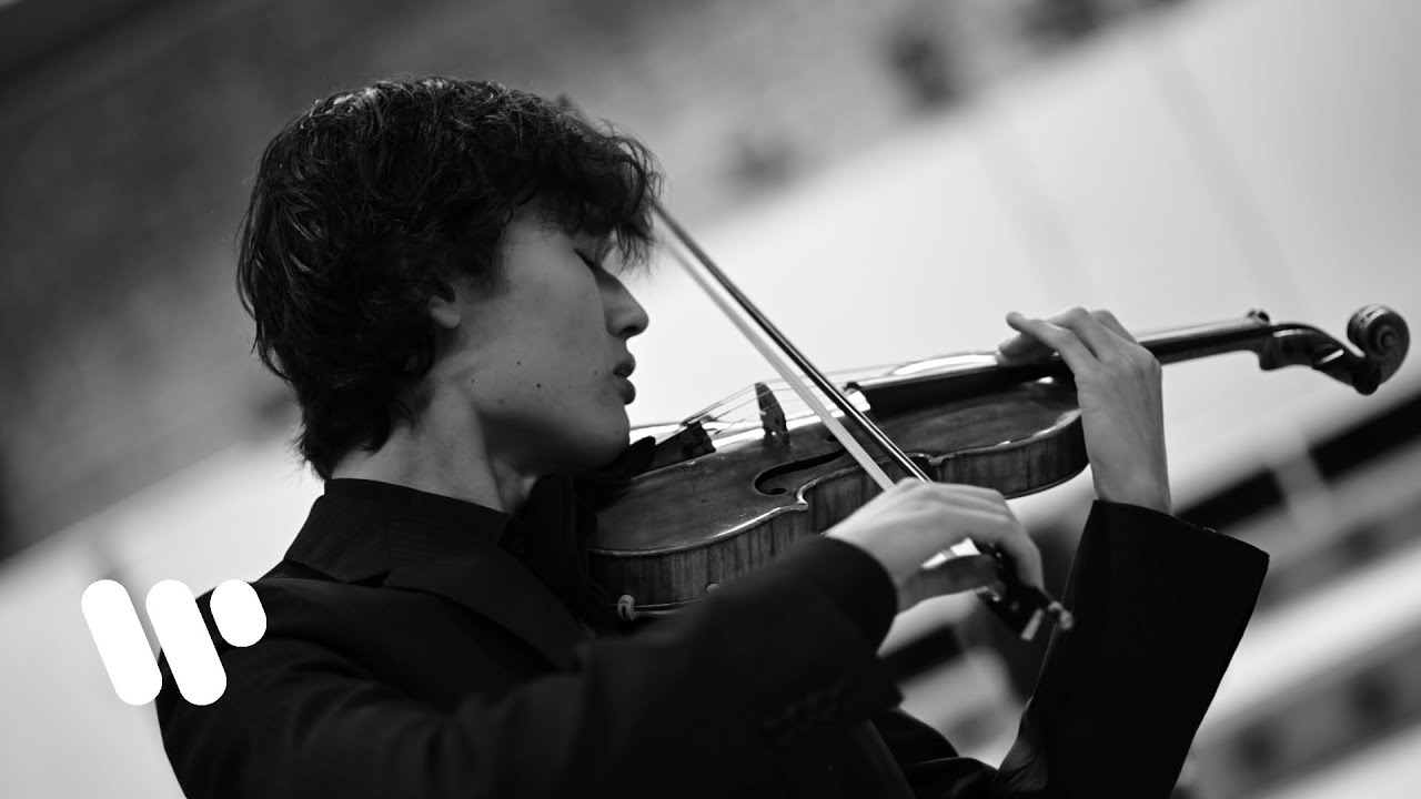 Daniel Lozakovich and Mikhail Pletnev play Solveig's Song (From Grieg's 