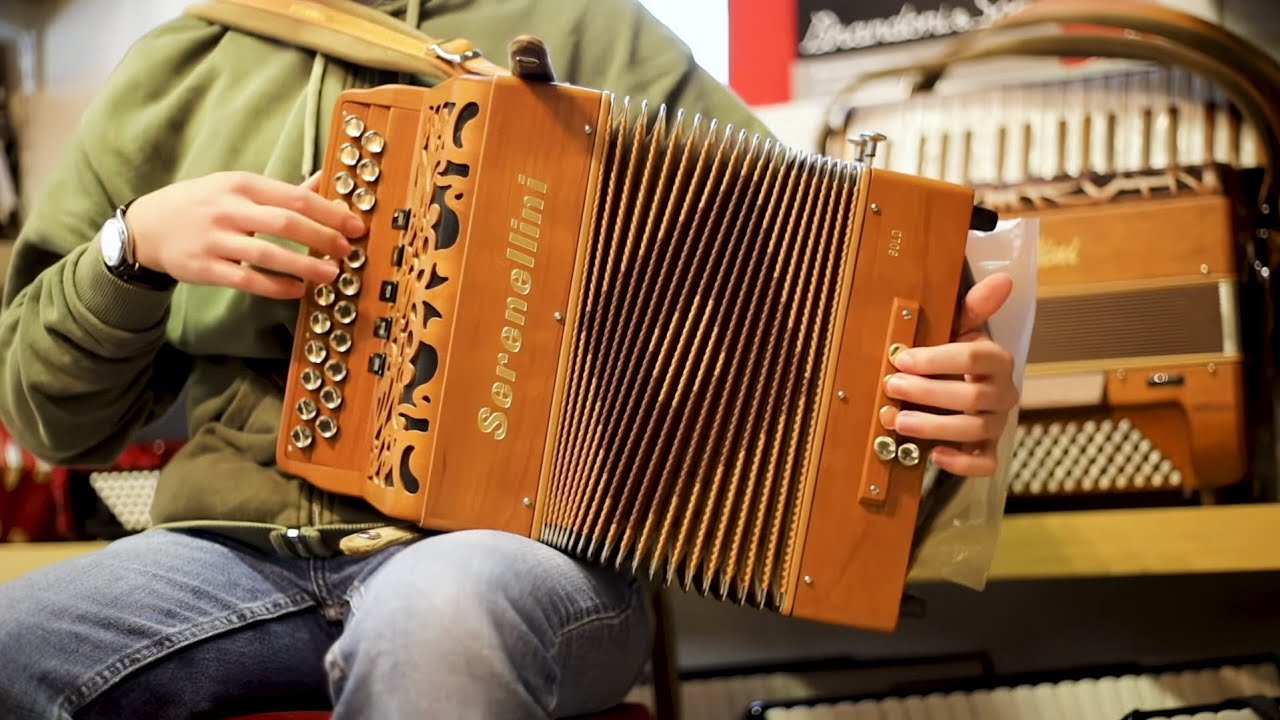 Serenellini Gold D/G | Accordion Centre Birmingham