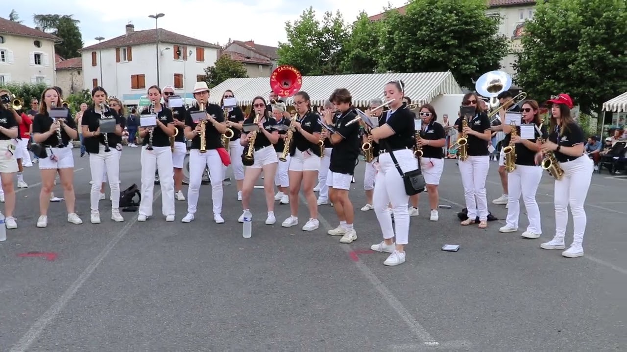 Los Cassanoïalos (16) - 35 ans Banda de Chabanais (2023) - Cielo Ciego