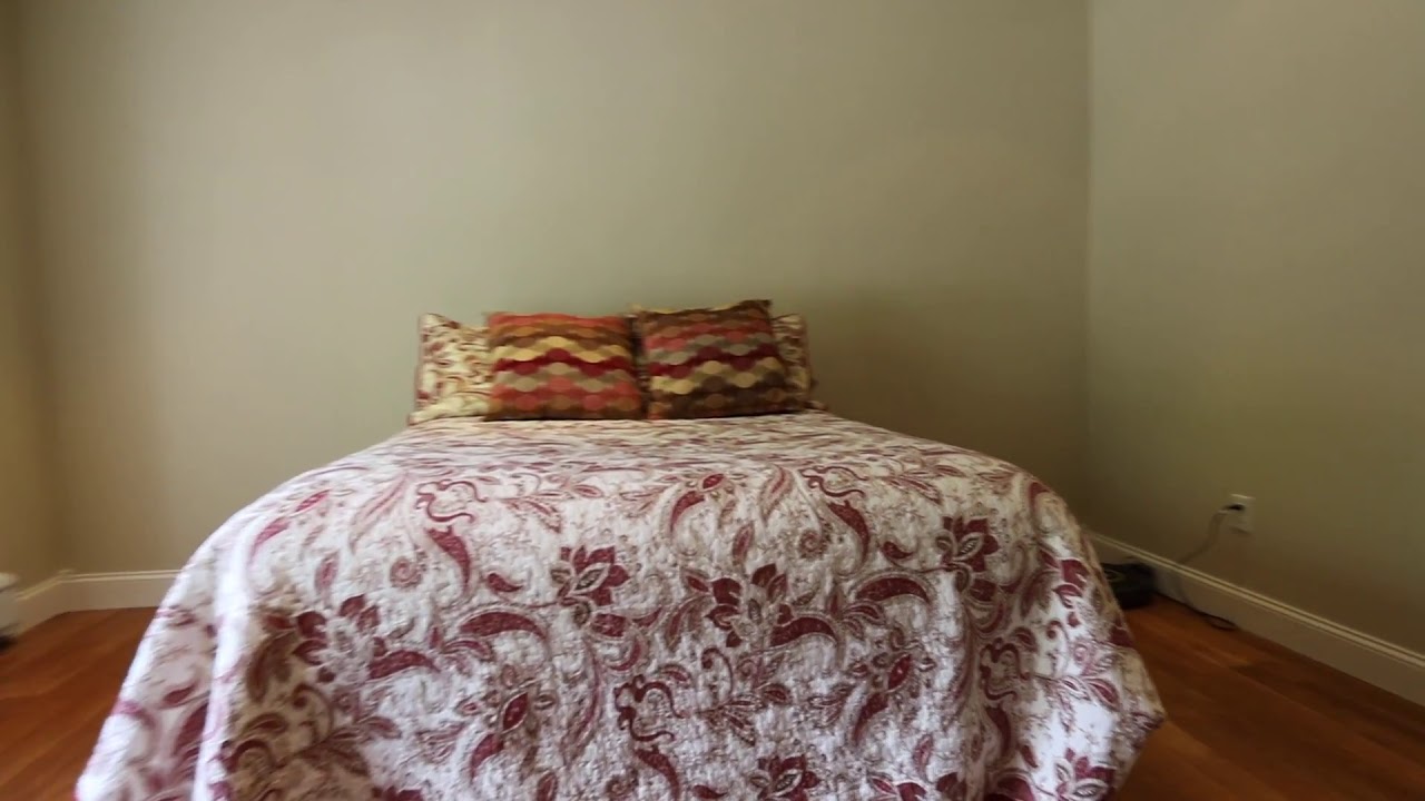 4 Horseshoe Dr Millstone NJ 08535