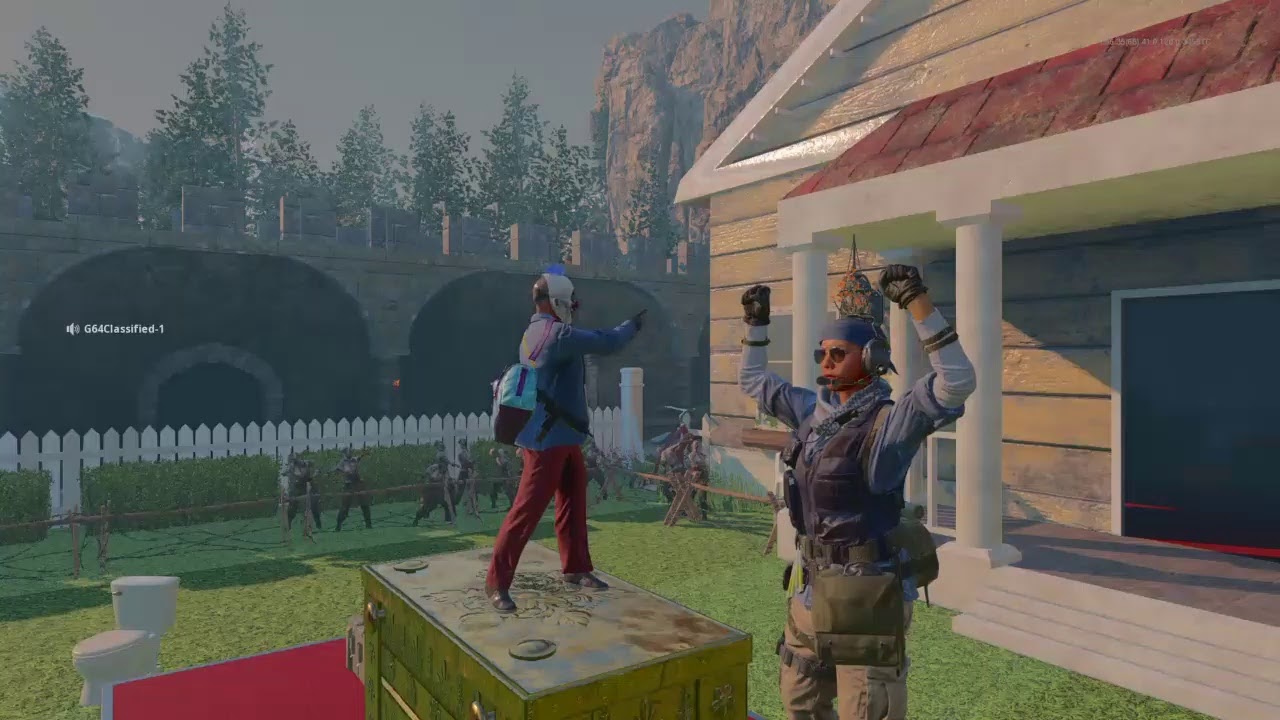 Dead Ops Arcade 3 - Split Screen (with the fiance) Possibly the worse player ever lol