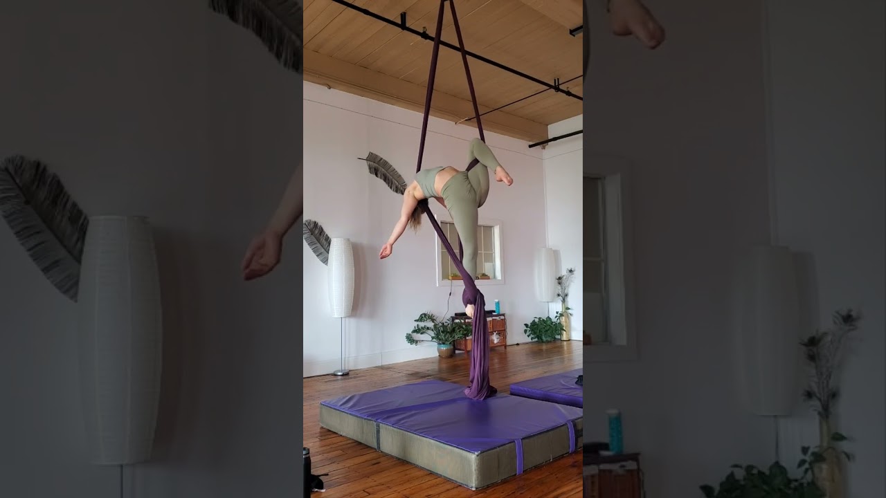 beginner sequence from footlock ° aerial silks