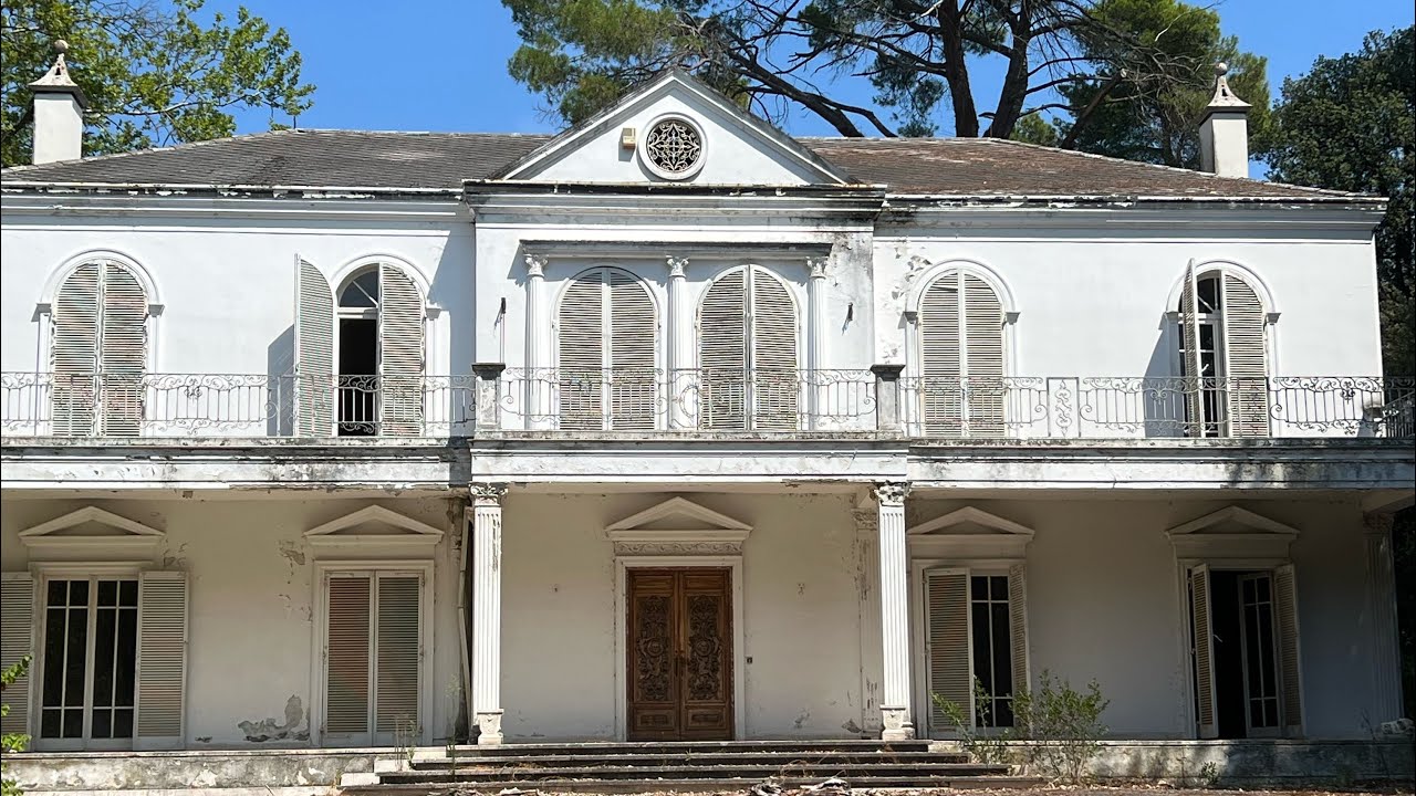 La bellissima villa Caccini conosciuta da tutti con il nome di “Villa dei levrieri”