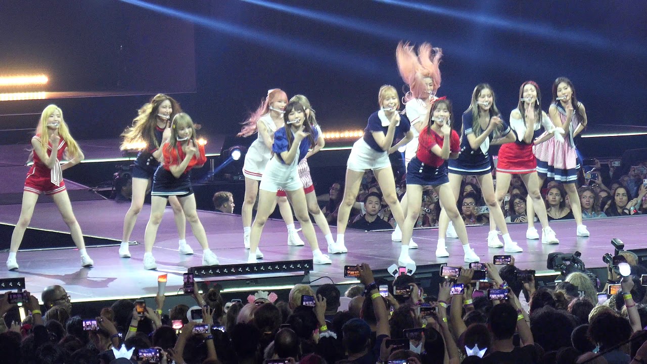 190706 IZ*ONE(아이즈원) - PICK ME(내꺼야) KCON NY 2019