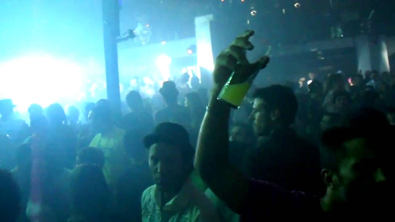Luciano @ Pacha Ibiza 26.9.2010 plays Francisco Allendes & Aldo Cadiz - Esa nena quiero