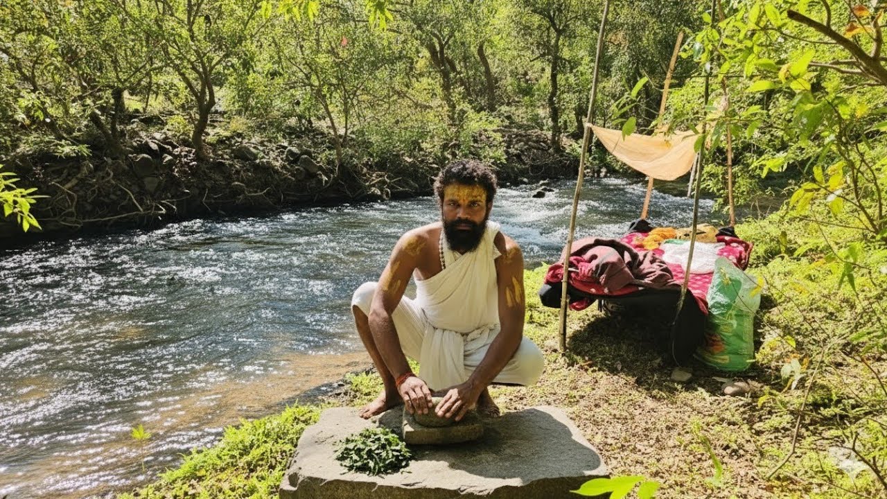 Chitrakoot पत्थरों पर पत्तियां पीसकर कर रहे हैं कठिन तपस्या! चित्रकूट के अद्भुत संत 