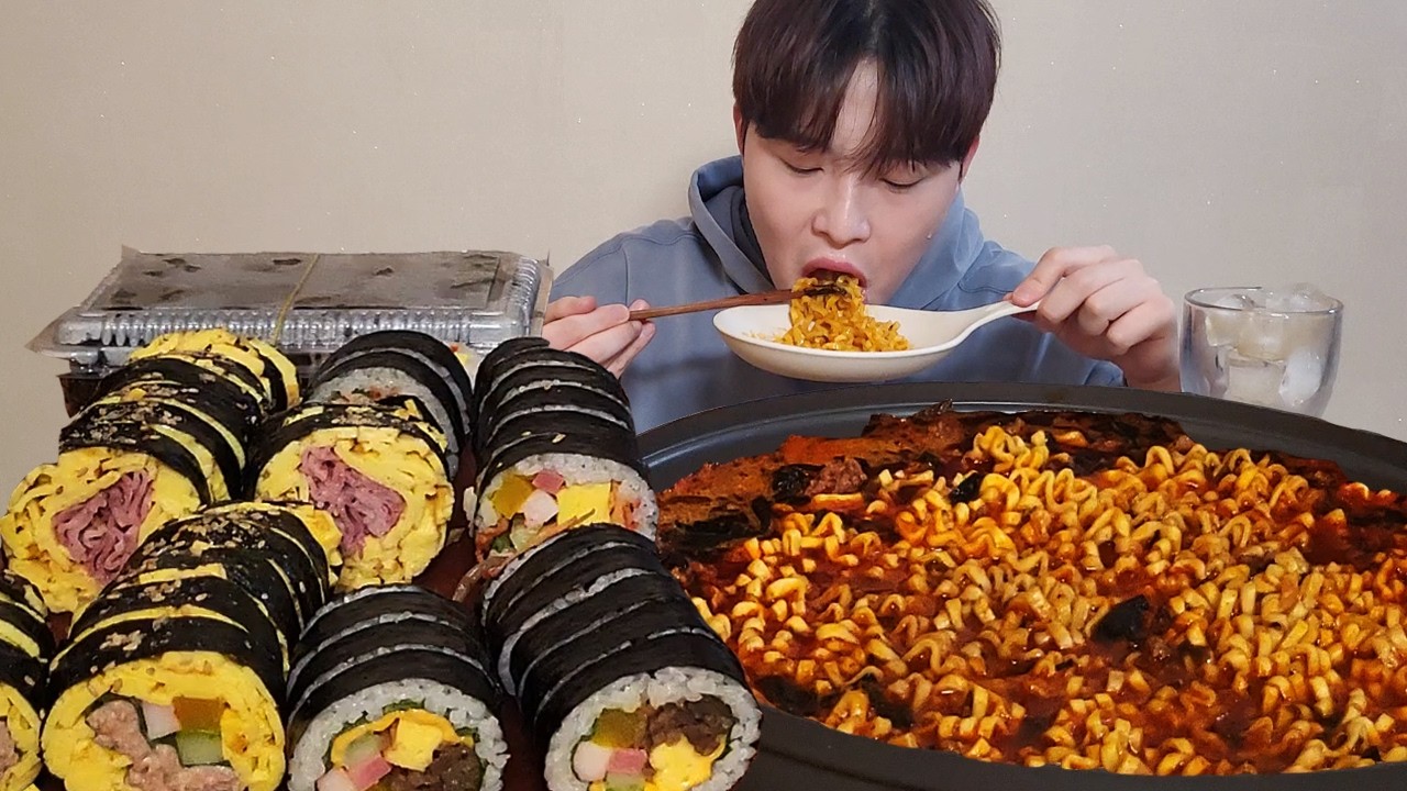 완전 핫했던 미역불닭볶음탕면 드디어 먹어봤습니다..! 다이어트 중;; 라면과 김밥5줄 먹방 MUKBANG