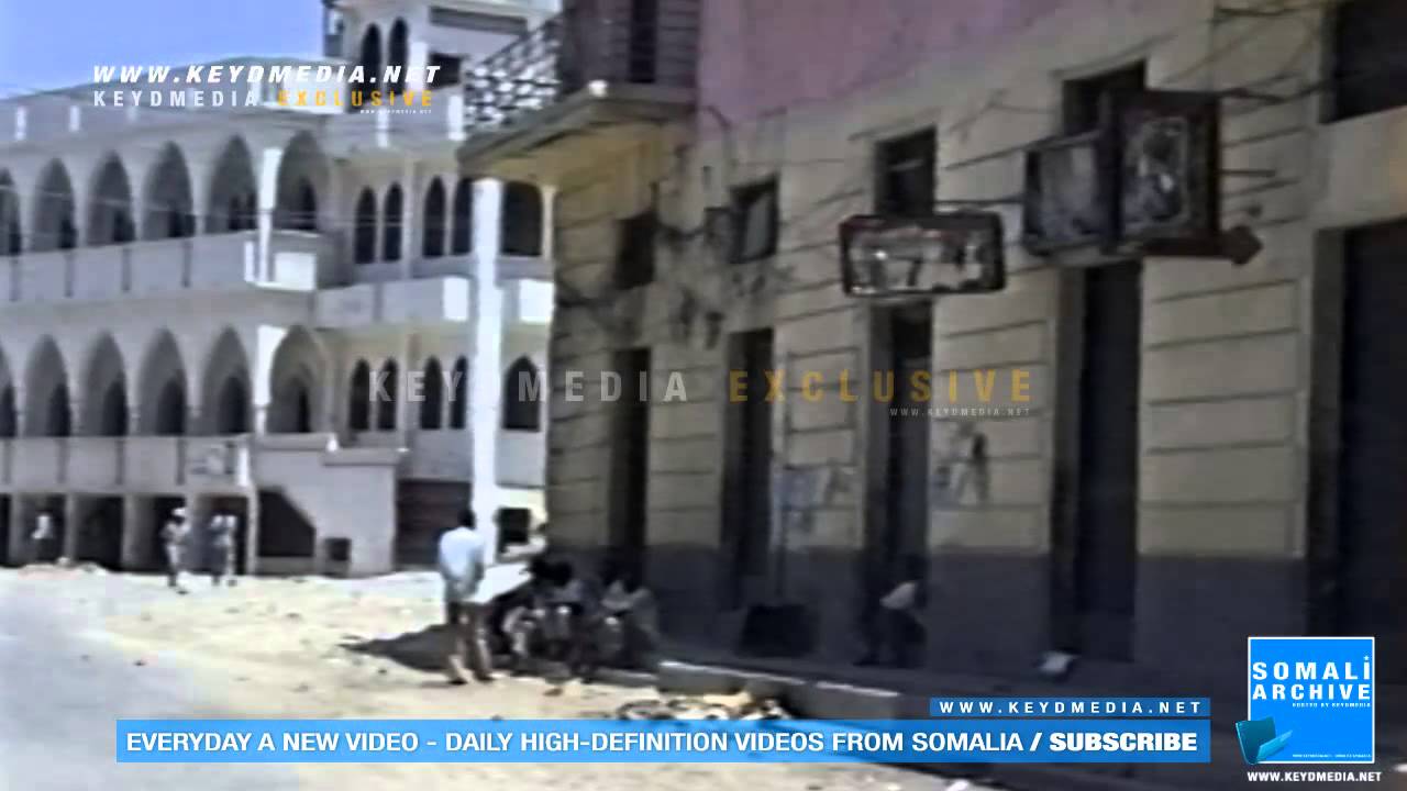 On the streets of Mogadishu: Via Roma, Hamar Weyne District, Marwaska Mosque - 1991