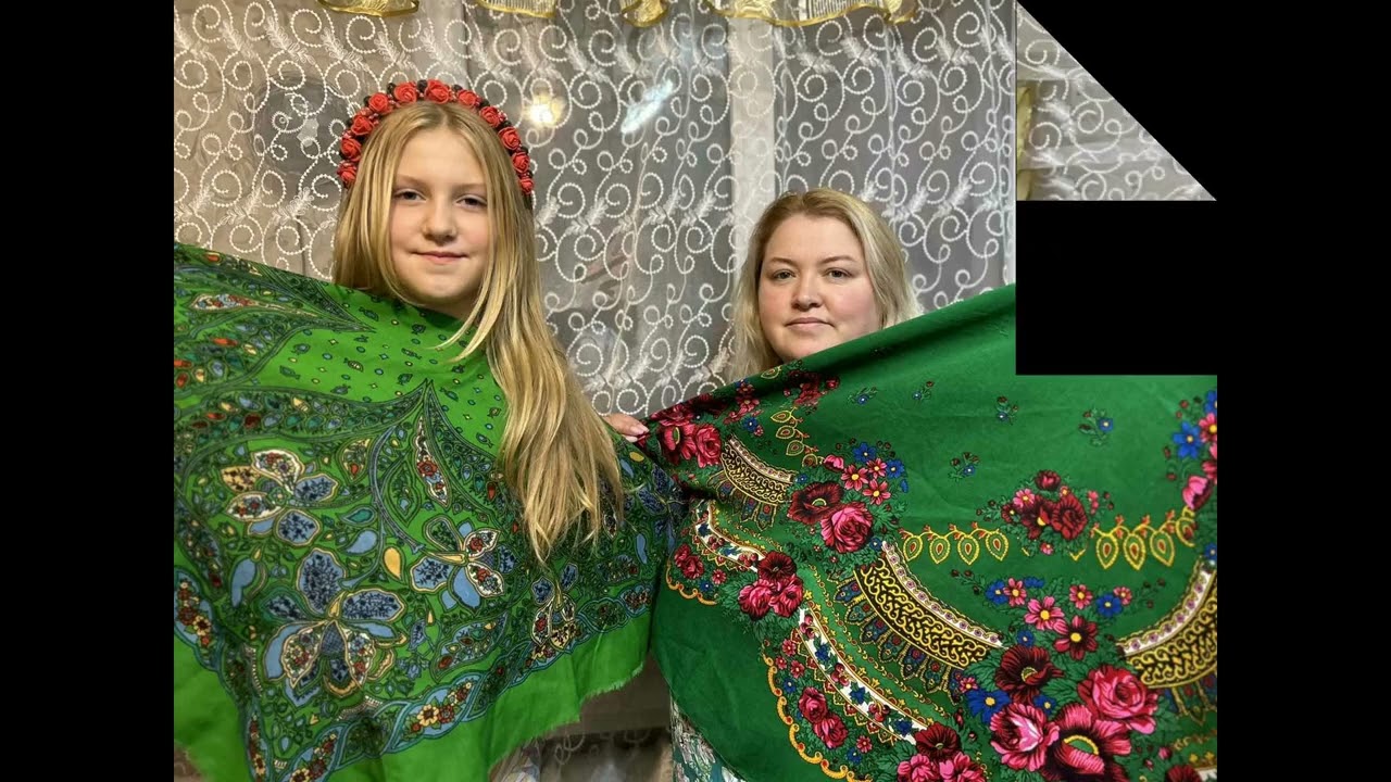 Мамина хустина оберіг для доньки й сина