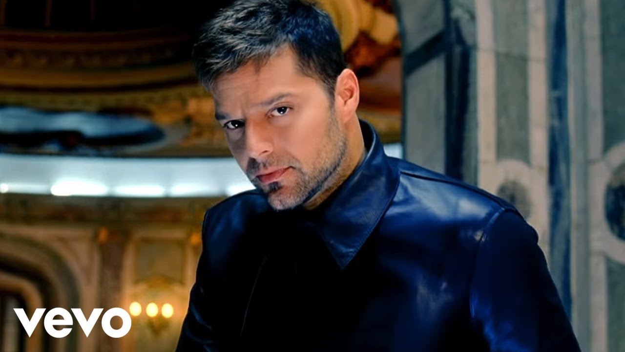 Ricky Martin - Frio ft. Wisin & Yandel