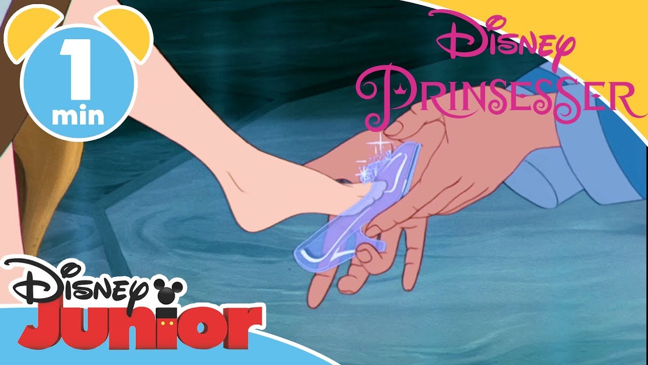 Askepot | Askepot prøver glasskoen 💎- Disney Junior Danmark
