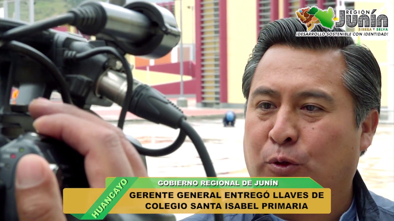GERENTE GENERAL ENTREGÓ LLAVES DE COLEGIO SANTA ISABEL DE PRIMARIA
