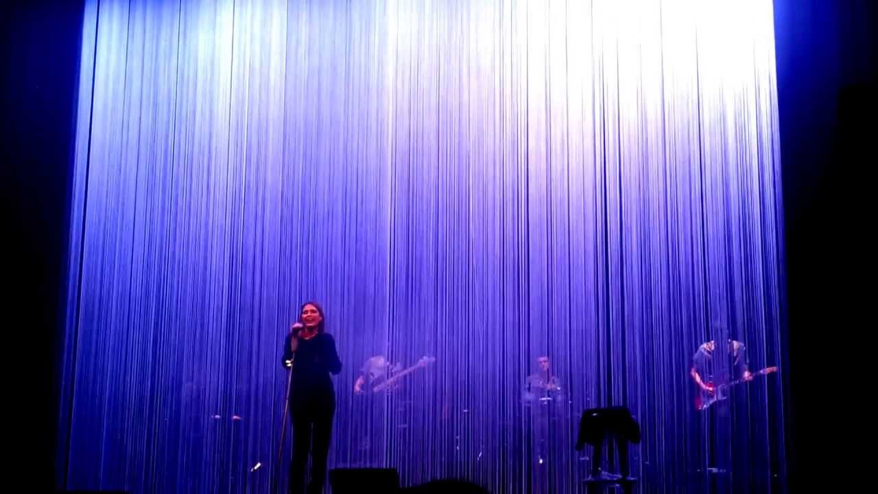 Un'emozione da Poco - Anna Oxa live @ Bellini, Napoli 15/04/2013