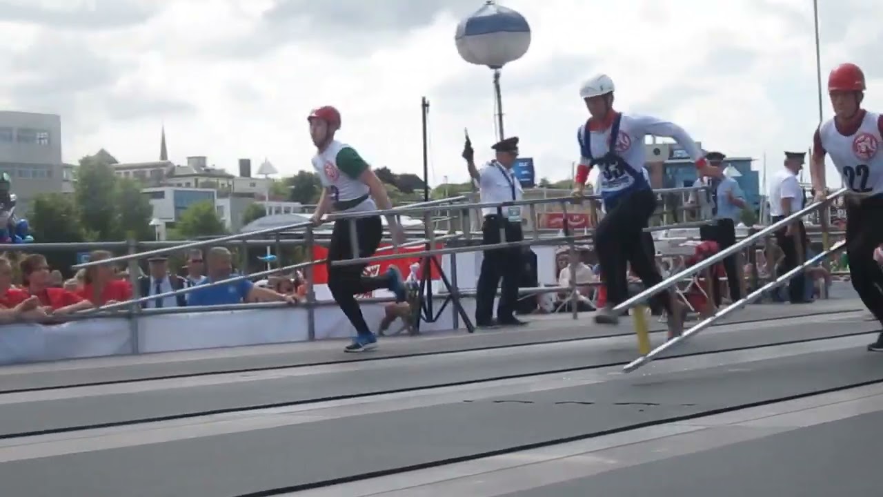 Deutschen Feuerwehr-Meisterschaft 2016 - Ausschnitte vom Hakenleitersteigen der Männer