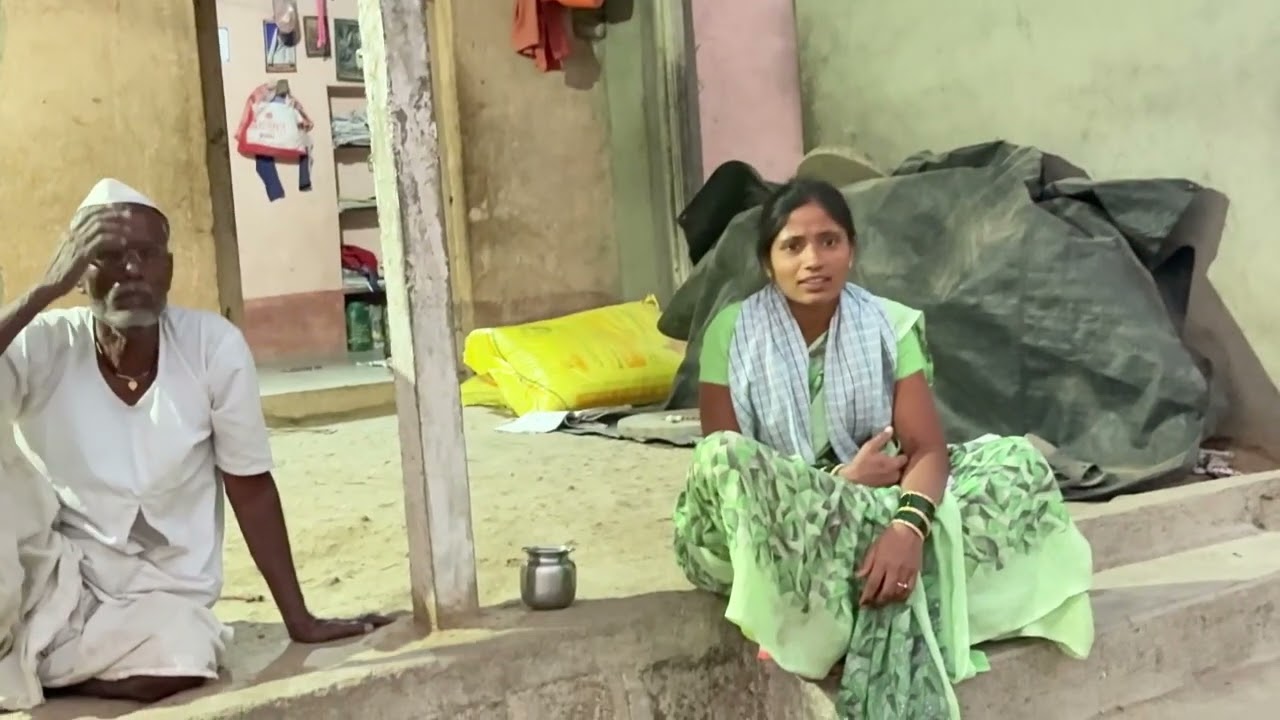काकू नाही ती माणुसकी नाही यांच्याकडे ।काकू लय जीव लावती पावणे दारात आणी ही कामात 🥲#गावठीपुनम 