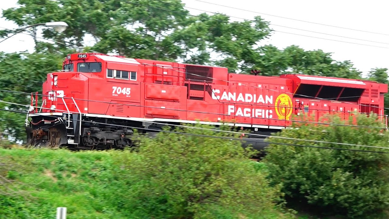 CP Heritage Unit with a SD70ACu DPU Altright!