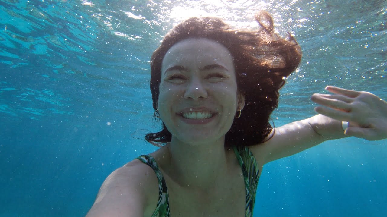 SWIMMING UNDERWATER IN MALTA'S COMINO BLUE LAGOON