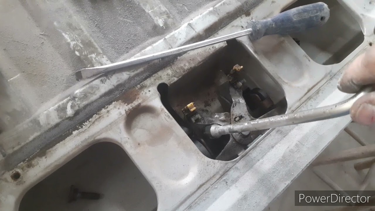 Ranger 2003 turbo diesel - como desmontar a fechadura e maçaneta da tampa traseira?