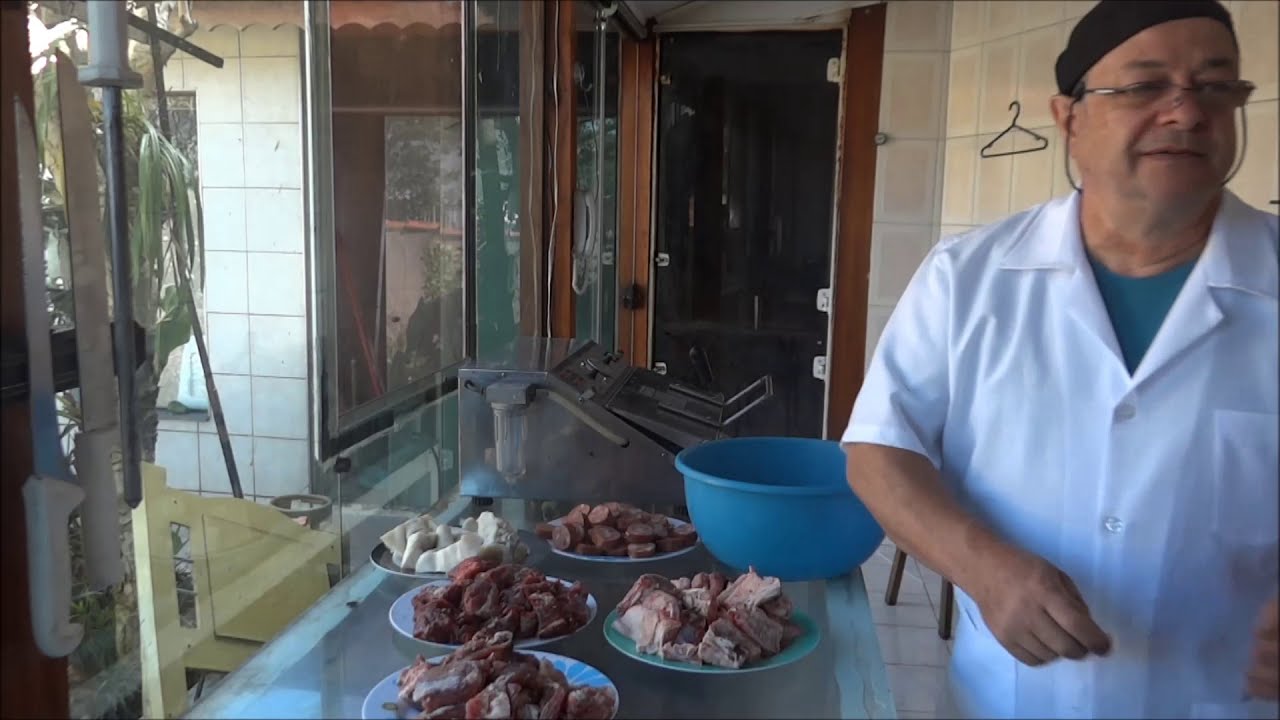 FEIJOADA COM CARNES FRESCAS?? ISSO DÁ CERTO??? (APRENDA COM O ATELIÊ DA LINGUIÇA)