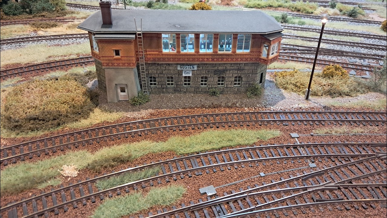 Bau des Mittelturmes Gmi vom Güterbahnhof Güsten