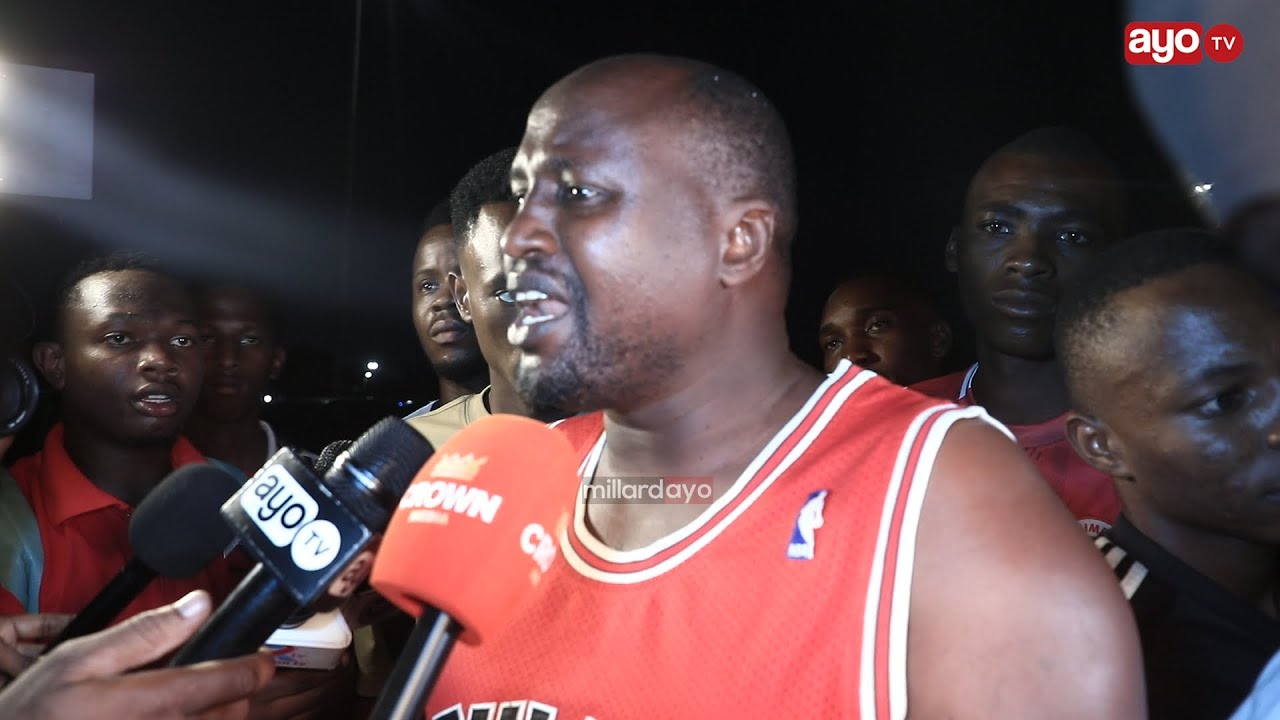 MASHABIKI WA SIMBA WAMJIA JUU CEO, AINGIA KWENYE GARI NA KUKIMBIA WAANDISHI &ldquo;TUNAMTAKA ATOE MAELEZO&rdquo;