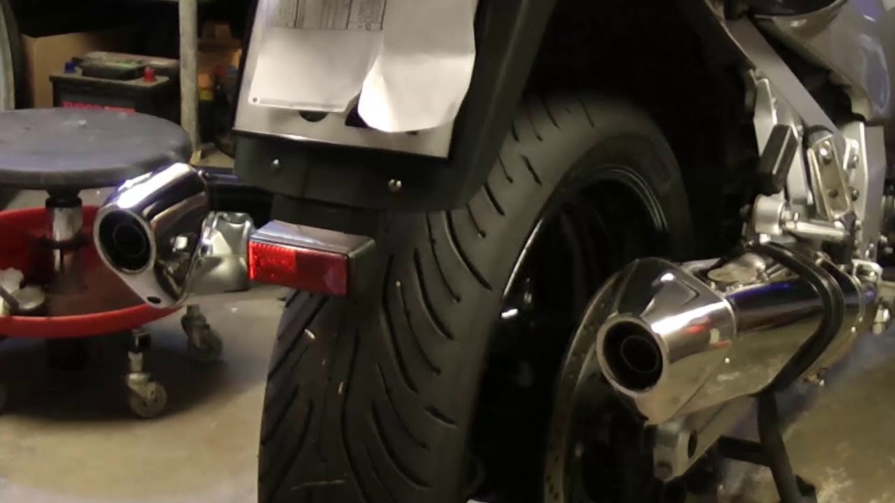 Delkevic Tri-Oval 13 (320mm) exhaust on Yamaha FJR 1300 2001