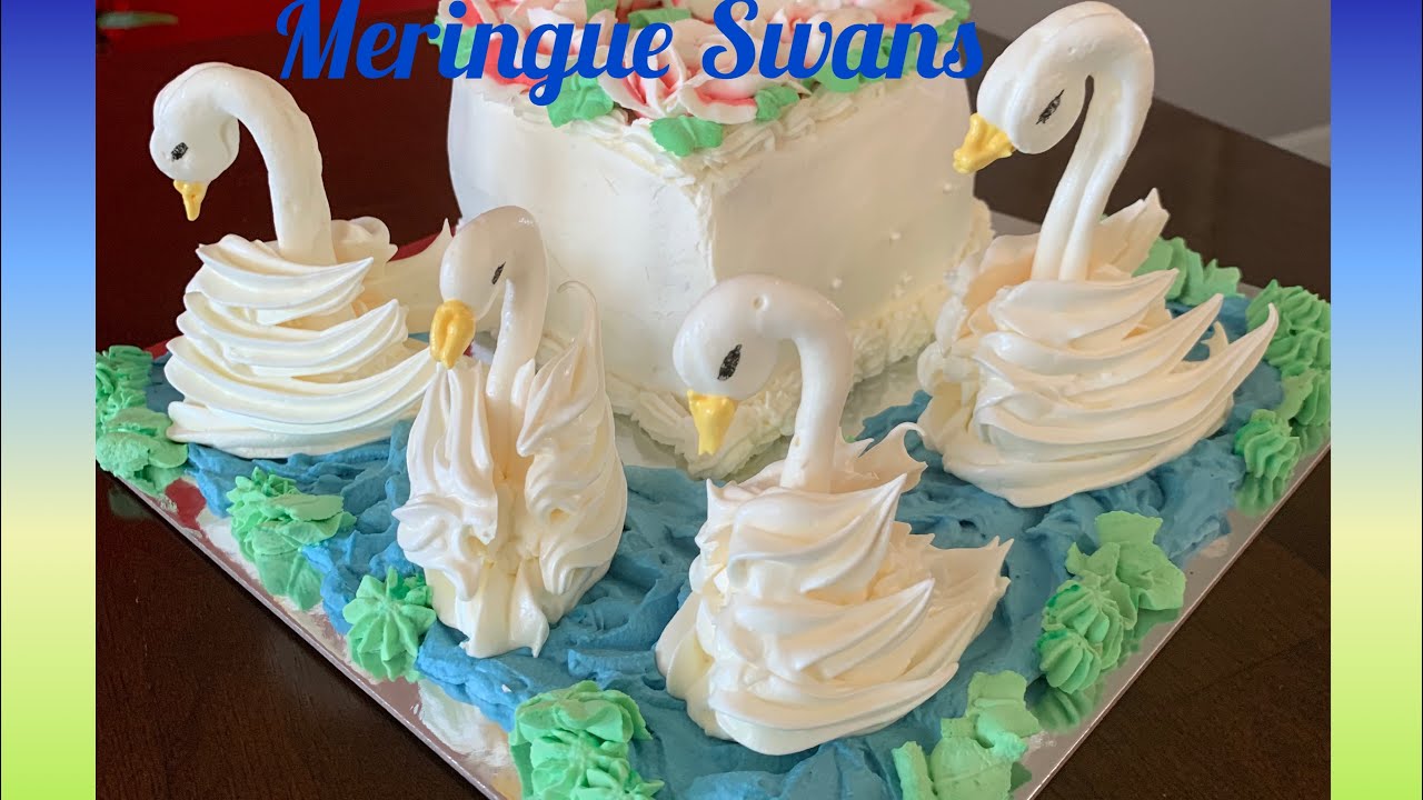 Meringue Swans 🦢 beautiful 😍