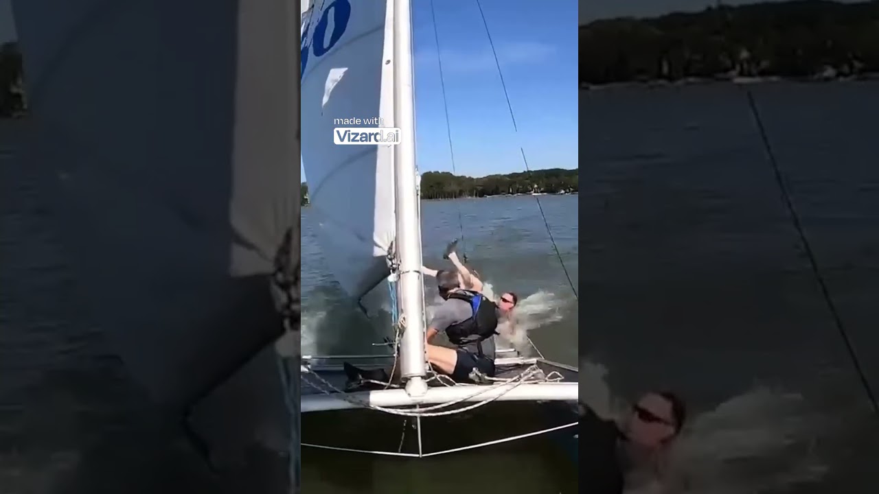 Segelboot Kentern  Unerwarteter Wasserspa&szlig;!1