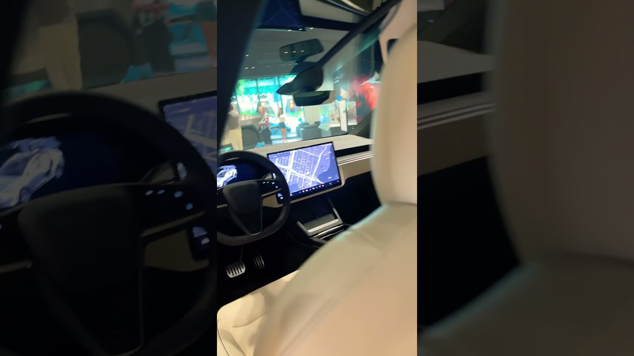 ￼ Tesla shop ￼