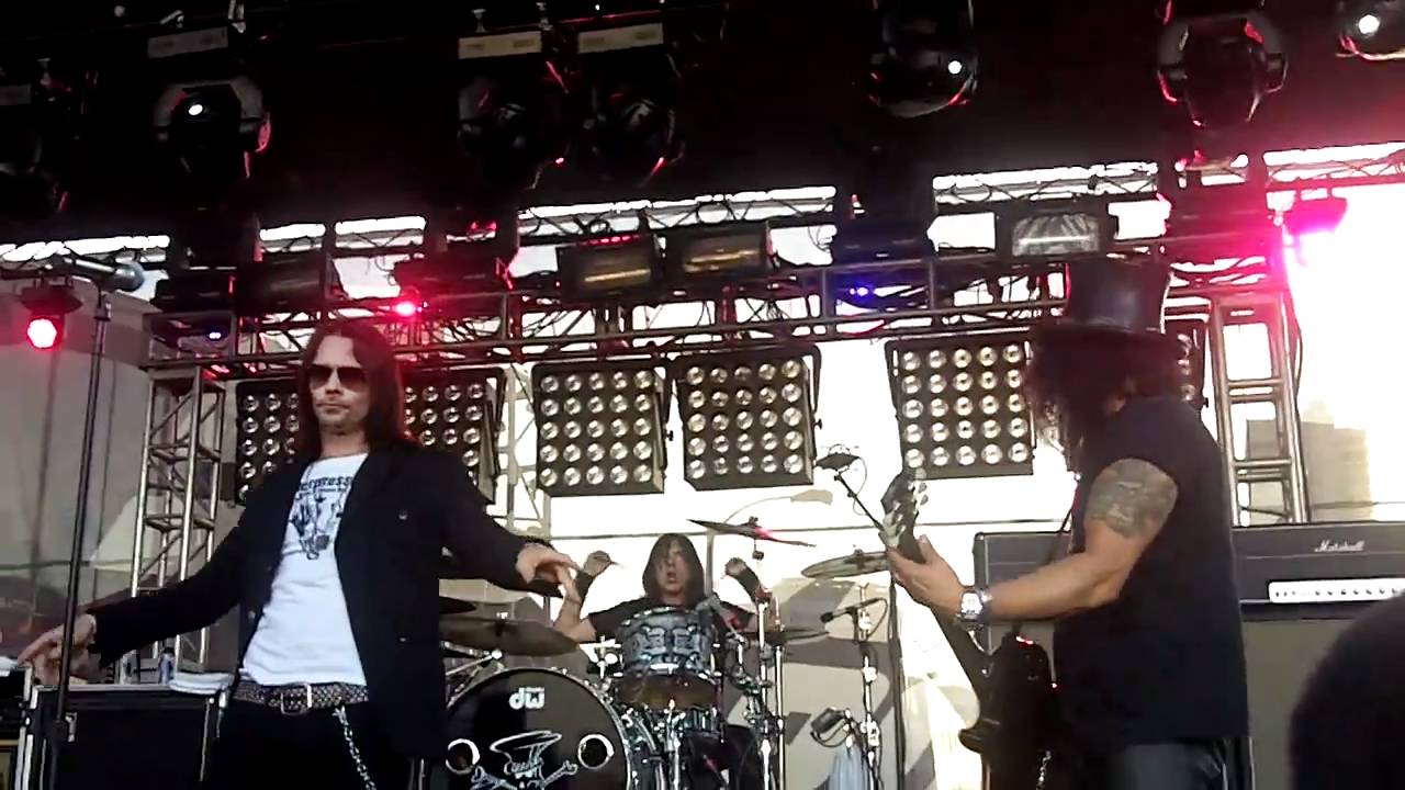 Slash w Myles Kennedy - Rocket Queen - HD
